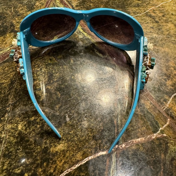 Blinged sunglasses - Picture 4 of 9